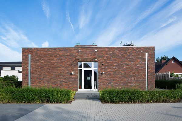 Bürogebäude H1 mit Klinker 102-123-NF braun-rot