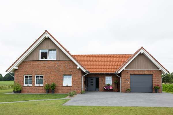 Landhaus H17 mit Klinker 111-101-NF rot-braun