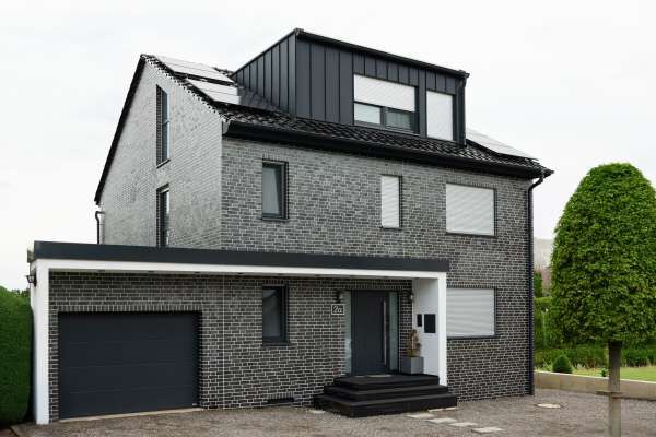 Einfamilienhaus H1 mit Klinkerriemchen R-117-201-NF anthrazit