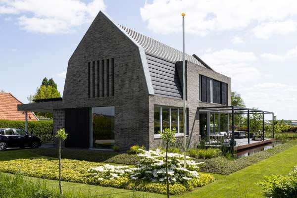 Modernes Einfamilienhaus H46 mit Klinker 103-412-WF grau-bunt