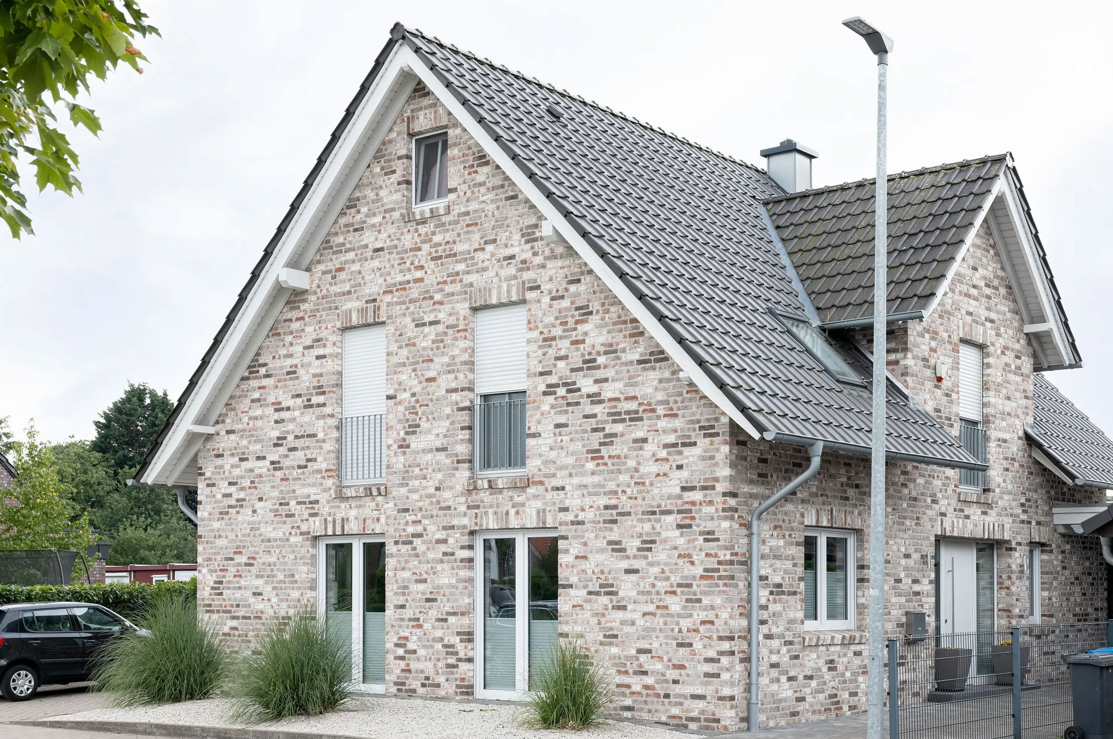 Von klassisch rot bis modern anthrazit: Röben Klinker prägen die Wirkung eines Gebäudes und verleihen jeder Fassade einen individuellen Charakter.