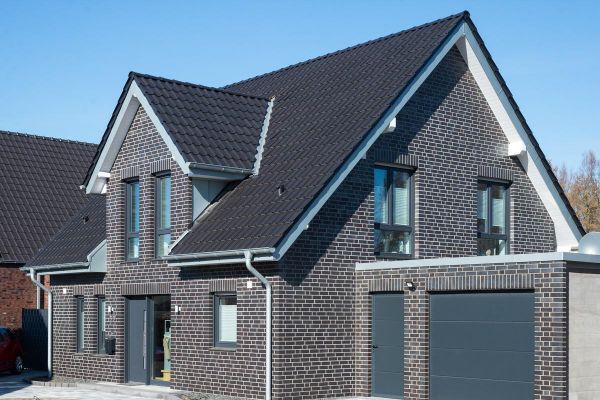 Einfamilienhaus H5 mit Klinker 102-110-NF blau-schwarz