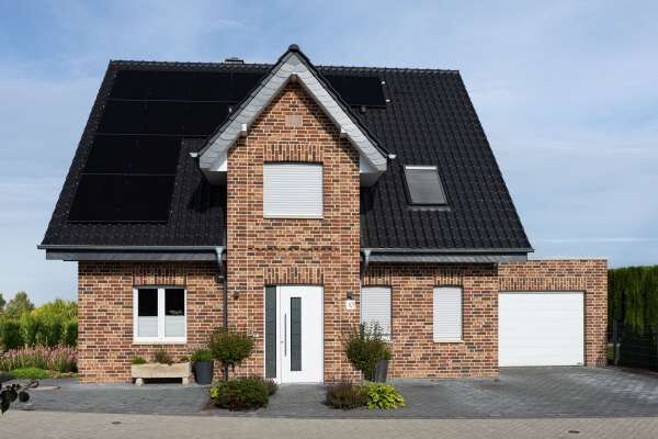 Einfamilienhaus H8 mit Klinker 105-131-NF rot-bunt