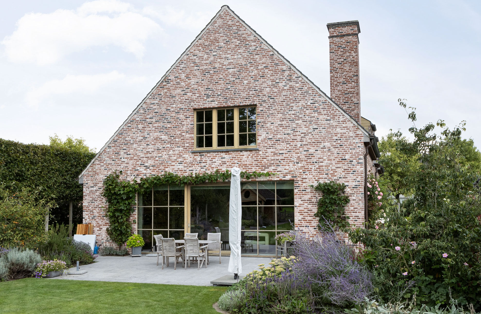 Restauriertes Klinkergebäude: Behutsame Instandsetzung erhält den Charakter der alten Ziegelarchitektur und steigert zugleich den Immobilienwert.