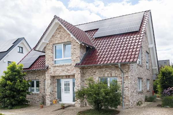 Einfamilienhaus H16 mit Klinker 104-112-NF braun-weiß