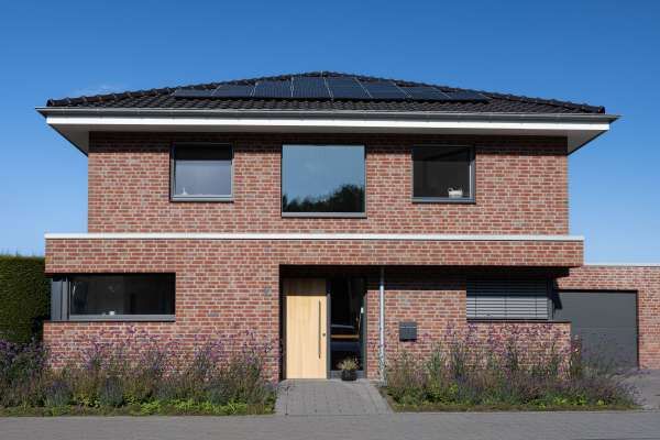 Einfamilienhaus H25 mit Klinker 107-110-NF rot-bunt