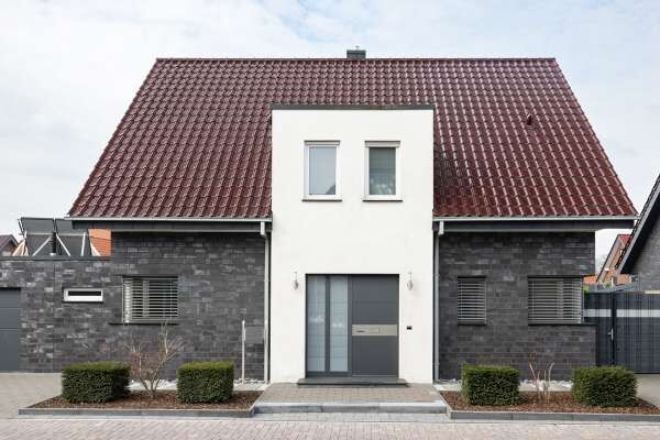 Einfamilienhaus H3 mit Klinker 101-125-2DF schwarz - blau - Kohle
