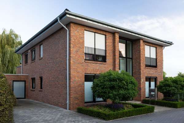 Stadtvilla H2 mit Klinker 111-111-RF rot-braun