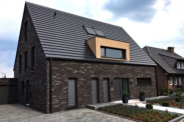 Einfamilienhaus H1 mit Klinker 101-143-ModF schwarz