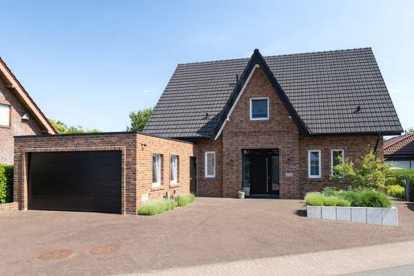 Einfamilienhaus H4 mit Klinker 102-119-NF rot-braun-Kohle