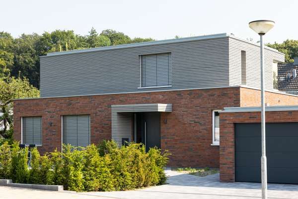 Einfamilienhaus H1 mit Klinker 117-129-ModF rot blau bunt