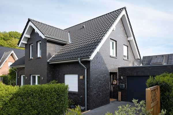 Einfamilienhaus H6 mit Klinker 101-115-NF schwarz - blau -bunt