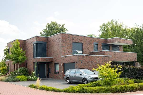 Bauhaus H11 mit Klinker 108-122-NF rot, Kohle