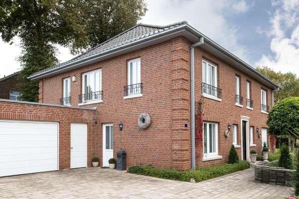 Einfamilienhaus H1 mit Klinker 111-139-RF rot-bunt