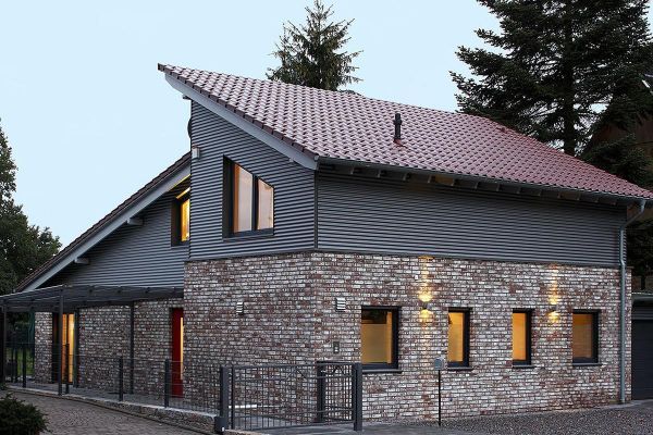 Einfamilienhaus Mit Pultdach H5 mit Klinker 104-112-NF braun-weiß