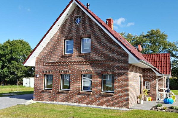 Einfamilienhaus H8 mit Klinker 104-133-NF rot, Kohle