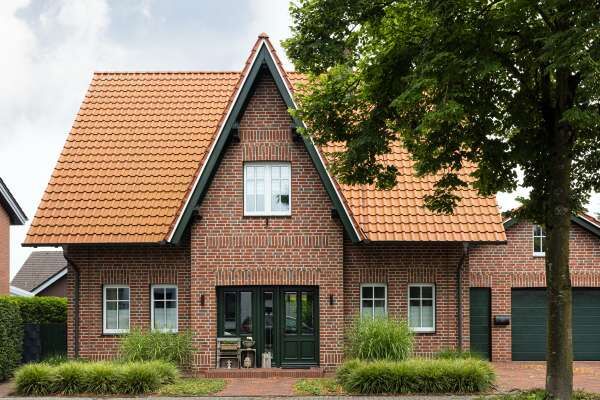 Einfamilienhaus H22 mit Klinker 107-110-NF rot-bunt