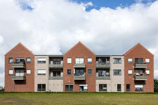 Mehrfamilienhaus H8 mit Klinker 108-125-NF rot-bunt