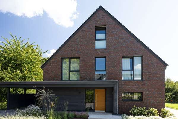 Einfamilienhaus H17 mit Klinker 108-119-DF rot-bunt