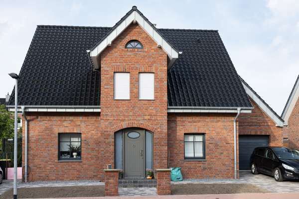 Einfamilienhaus H11 mit Klinker 111-101-NF rot-braun