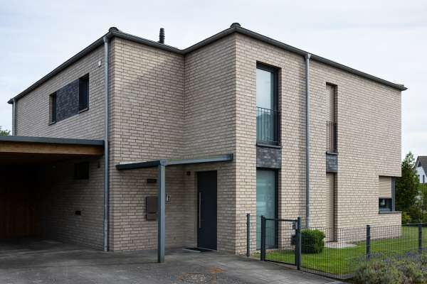 Stadtvilla H1 mit Klinker 115-110-NF beige weiß