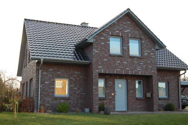 Einfamilienhaus H2 mit Klinker 107-133-NF rot - blau - bunt
