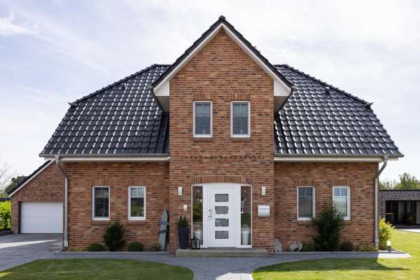 Einfamilienhaus H1 mit Klinker 113-199-WDF rot kohle bunt