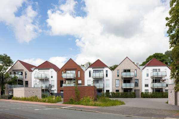 Mehrfamilienhaus H4 mit Klinker 107-130-DF rot-bunt