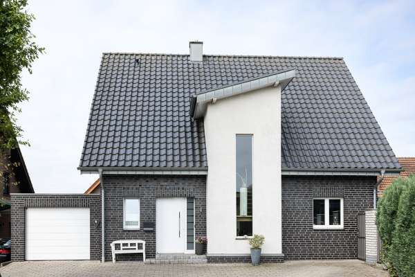 Einfamilienhaus H5 mit Klinker 104-122-NF schwarz-bunt