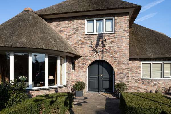 Einfamilienhaus H1 mit Klinker 120-115-WF rot beige bunt