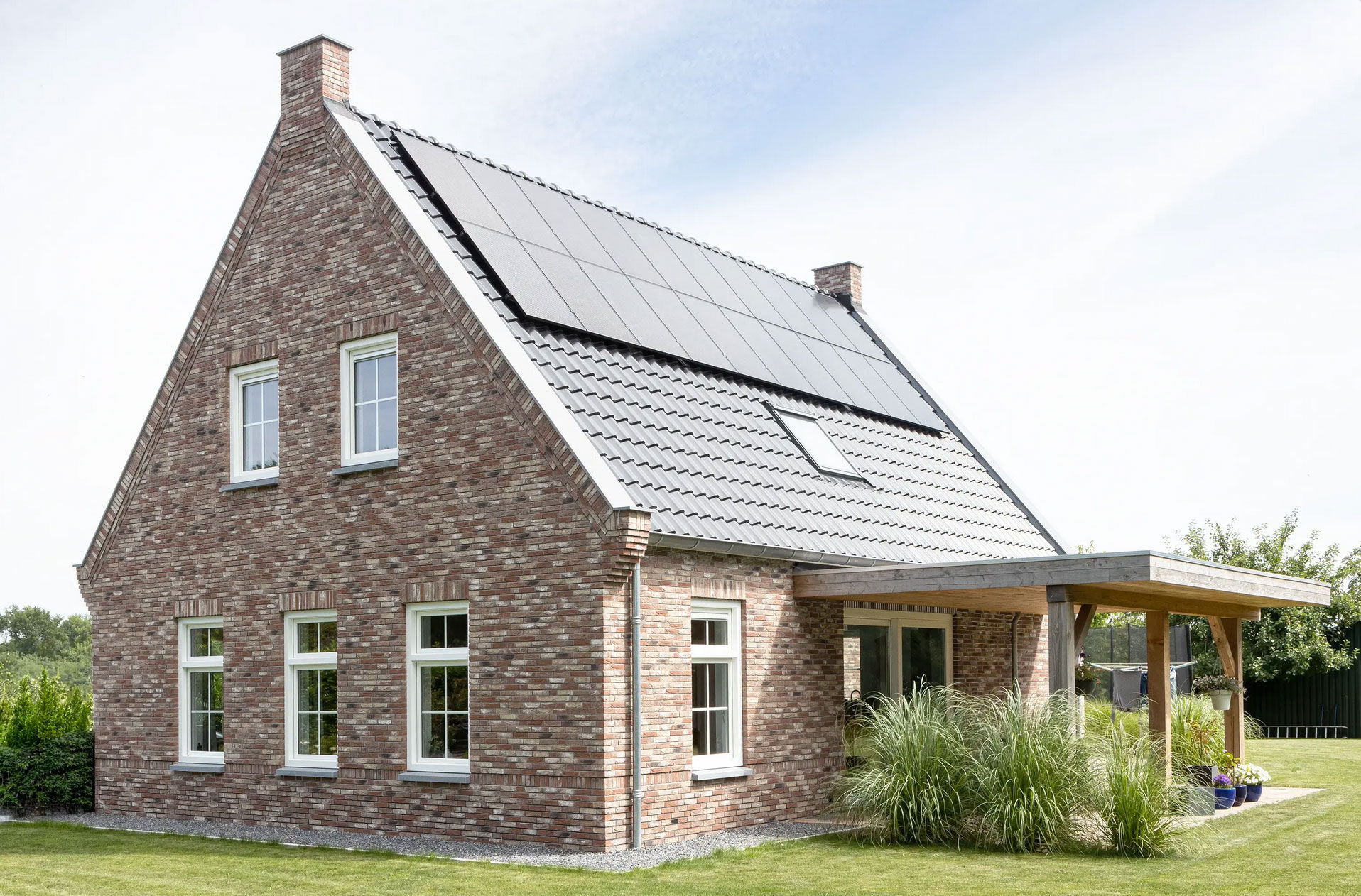 Große Gestaltungsfreiheit mit Klinker: Farben, Formate und Fugenbilder prägen den architektonischen Charakter des Einfamilienhauses.