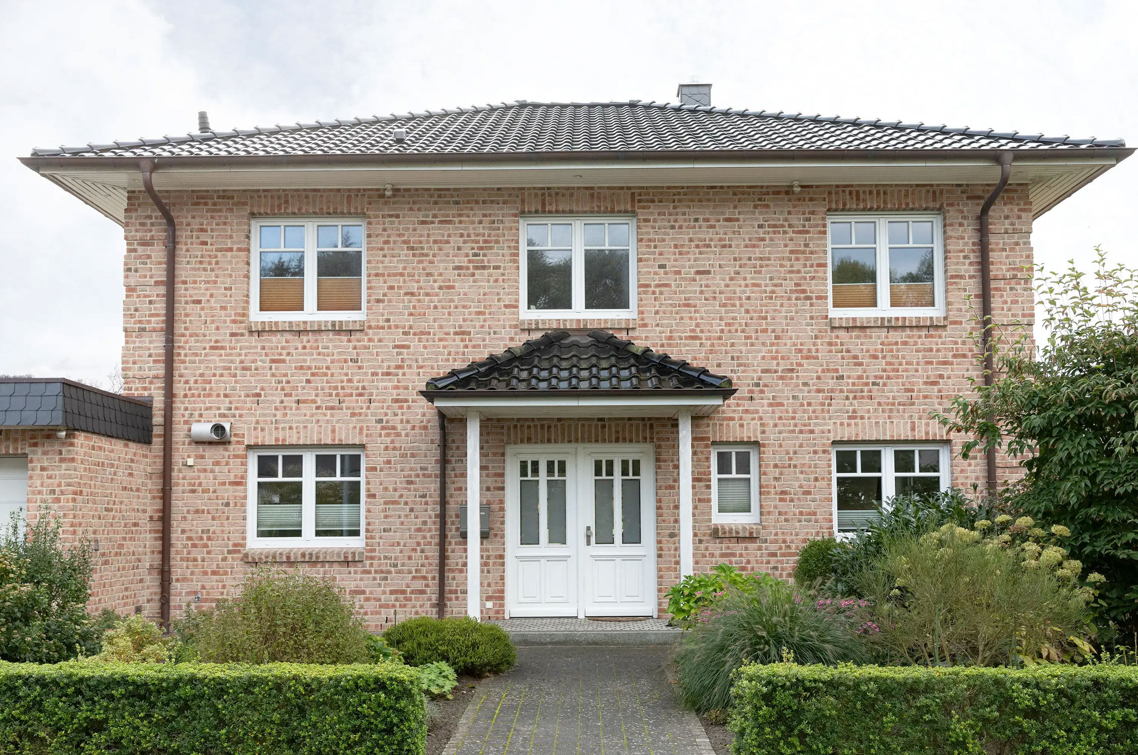 Unterschiedliche Farben, Formate und Oberflächen ermöglichen mit Röben Klinkern individuelle Fassaden für nahezu jeden Architekturstil.