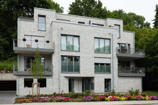 Mehrfamilienhaus H10 mit Klinker 108-114-ModF grau-braun