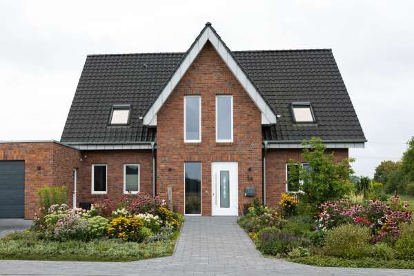 Einfamilienhaus H18 mit Klinker 111-101-NF rot-braun