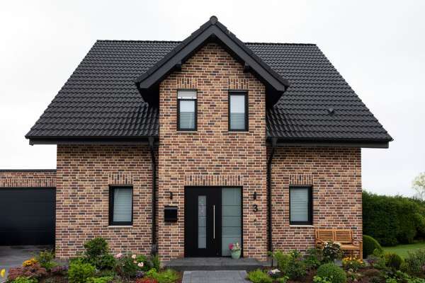 Einfamilienhaus H9 mit Klinker 105-103-WDF rot-bunt