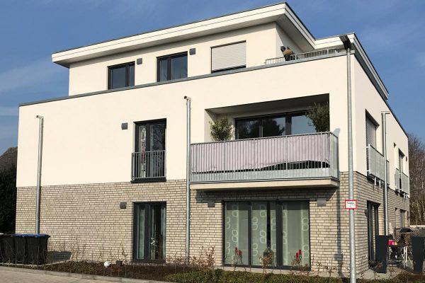 Mehrfamilienhaus mit Klinker 104-150-ModF weiß - grau