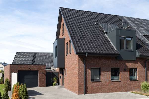 Einfamilienhaus H3 mit Klinker 108-105-NF rot, Kohle